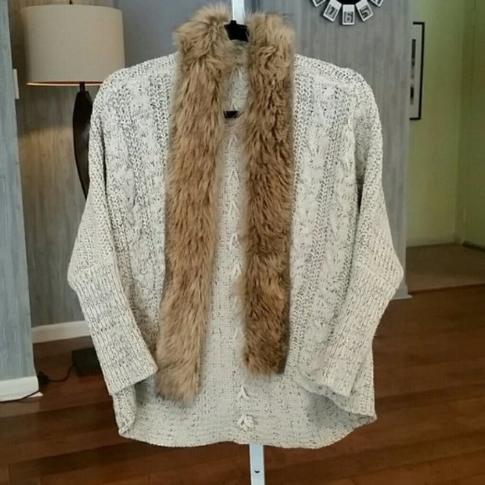 Knit Sweater Shawl with Faux Fur Collar